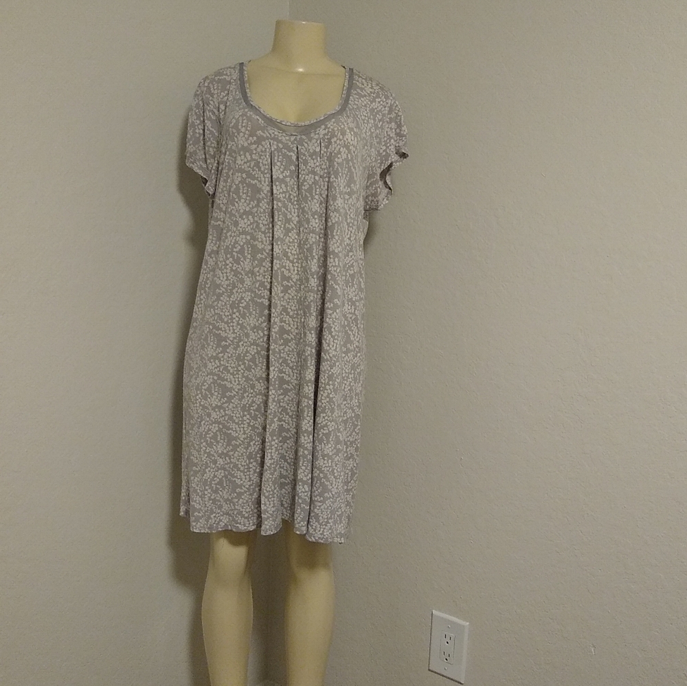 Company Ellen Tracy Gray White Floral Dress
